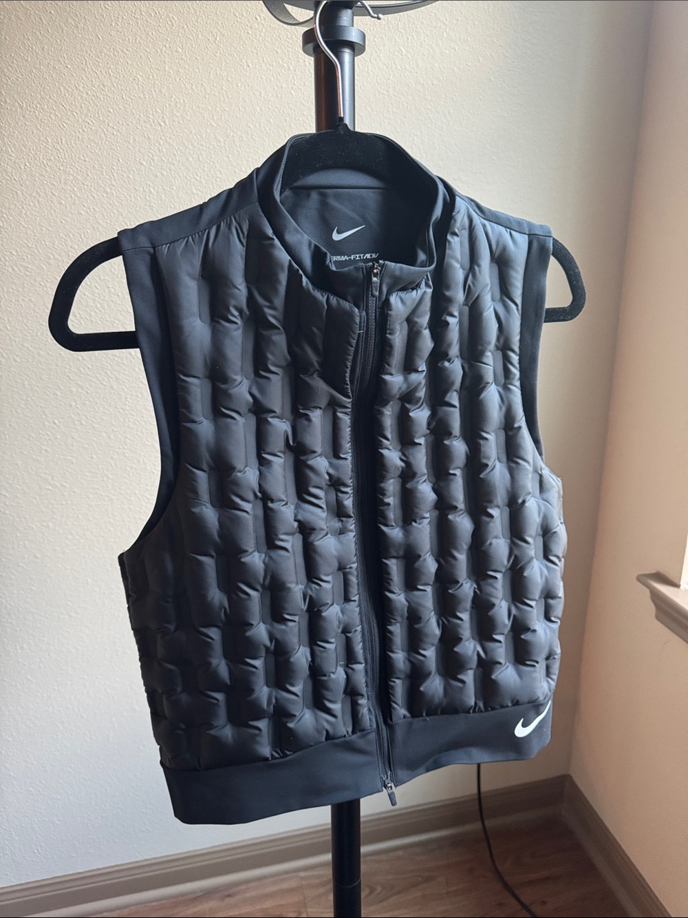 Price Drop! Nike Black Quilted Sleeveless Jacket Vest